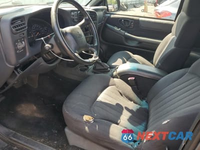 Zdjęcie 7 z 15 samochodu: 2003 CHEVROLET BLAZER VIN:1GNCT18XX3K171656 - miniatura