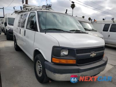 Czwarte zdjęcie samochodu z boku: 2014 CHEV EXPRESS G2500 VIN:1GCWGFCB1E1133843 - miniatura