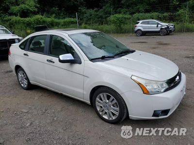 Czwarte zdjęcie samochodu z boku: 2010 FORD FOCUS SEL VIN:1FAHP3HN6AW212213 - miniatura