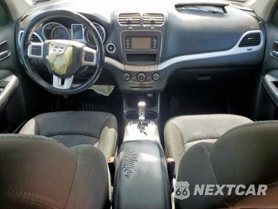 Zdjęcie 8 z 13 samochodu: 2020 DODGE JOURNEY SE VIN:3C4PDCAB4LT181275 - miniatura