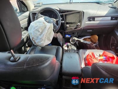 Zdjęcie 8 z 13 samochodu: 2020 MITSUBISHI OUTLANDER SE VIN:JA4AD3A30LZ032721 - miniatura