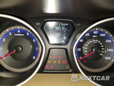 Zdjęcie 9 z 12 samochodu: 2013 HYUNDAI ELANTRA GLS VIN:KMHDH4AE8DU692935 - miniatura