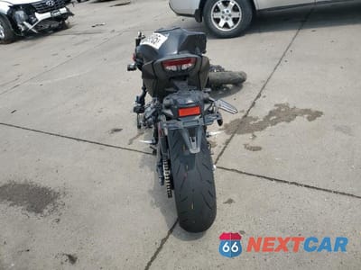 Czwarte zdjęcie samochodu z boku: 2024 YAMAHA MT09 VIN:JYARN94E4RA001318 - miniatura