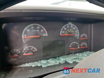 Zdjęcie 8 z 10 samochodu: 2008 VOLVO VNM SEMI TRUCK VIN:4V4MC9GF28N487616 - miniatura