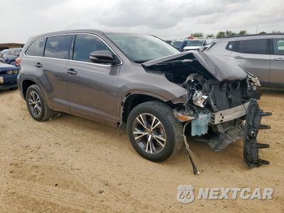 Czwarte zdjęcie samochodu z boku: 2017 TOYOTA HIGHLANDER LE VIN:5TDZARFHXHS026779 - miniatura