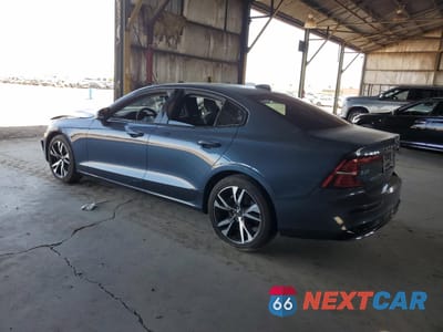 Drugie zdjęcie samochodu z przodu: 2024 VOLVO S60 PLUS VIN:7JRL12FL8RG299301 - miniatura