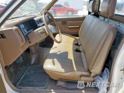 Zdjęcie 7 z 12 samochodu: 1986 NISSAN D21 SHORT BED VIN:JN6ND11S6GW041267 - miniatura