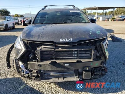 Piąte zdjęcie samochodu w środku: 2023 KIA SPORTAGE X LINE VIN:KNDPYDAH2P7067266 - miniatura