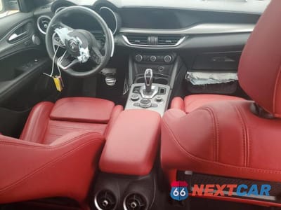 Zdjęcie 8 z 14 samochodu: 2024 ALFA ROMEO STELVIO TI VIN:ZASPAKBN9R7D72979 - miniatura