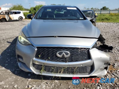Piąte zdjęcie samochodu w środku: 2018 INFINITI QX30 BASE VIN:SJKCH5CP1JA040415 - miniatura