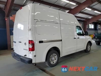 Trzecie zdjęcie samochodu z tyłu: 2020 NISSAN NV 2500 S VIN:1N6BF0LY1LN806586 - miniatura