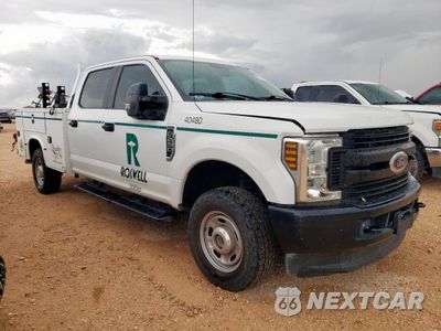 Czwarte zdjęcie samochodu z boku: 2019 FORD F250 SUPER DUTY VIN:1FD7W2B61KED40480 - miniatura