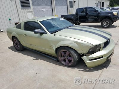 Czwarte zdjęcie samochodu z boku: 2005 FORD MUSTANG VIN:1ZVFT80N655140928 - miniatura