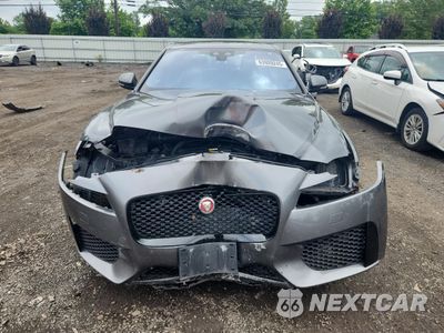 Piąte zdjęcie samochodu w środku: 2017 JAGUAR XF S VIN:SAJBM4BV2HCY49572 - miniatura