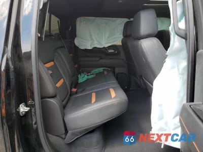 Zdjęcie 10 z 12 samochodu: 2025 GMC SIERRA K1500 AT4 VIN:3GTUUEE85SG251029 - miniatura