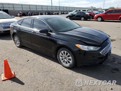 Czwarte zdjęcie samochodu z boku: 2017 FORD FUSION S VIN:3FA6P0G71HR318820 - miniatura