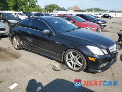 Czwarte zdjęcie samochodu z boku: 2011 MERCEDES-BENZ E 550 VIN:WDDKJ7CB4BF123270 - miniatura
