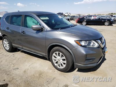 Czwarte zdjęcie samochodu z boku: 2018 NISSAN ROGUE S VIN:KNMAT2MT5JP585453 - miniatura