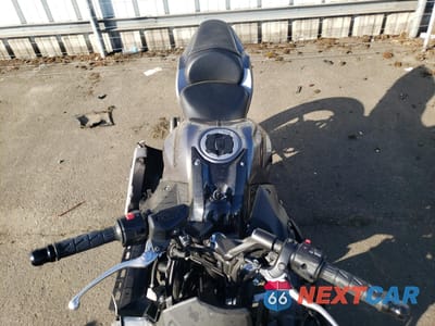 Piąte zdjęcie samochodu w środku: 2021 KAWASAKI EX650 M VIN:ML5EXEM19MDA30224 - miniatura