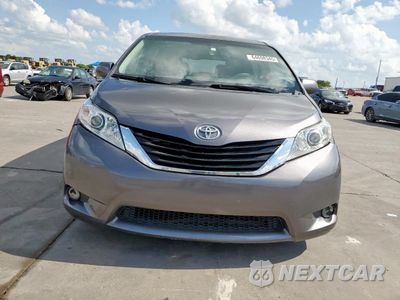 Piąte zdjęcie samochodu w środku: 2014 TOYOTA SIENNA SPORT VIN:5TDXK3DC4ES419620 - miniatura