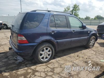 Trzecie zdjęcie samochodu z tyłu: 1999 MERCEDES-BENZ ML 430 VIN:4JGAB72E0XA083851 - miniatura