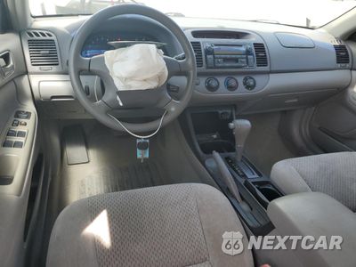 Zdjęcie 8 z 12 samochodu: 2004 TOYOTA CAMRY LE VIN:4T1BE32K64U827408 - miniatura
