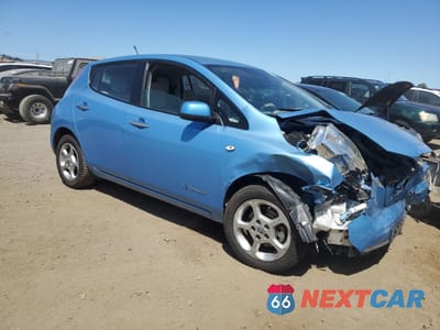 Czwarte zdjęcie samochodu z boku: 2011 NISSAN LEAF SV VIN:JN1AZ0CP0BT005075 - miniatura