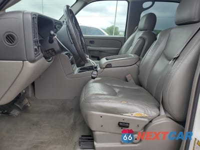 Zdjęcie 7 z 13 samochodu: 2004 CHEVROLET TAHOE K1500 VIN:1GNEK13ZX4R308253 - miniatura