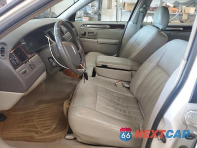 Zdjęcie 7 z 14 samochodu: 2006 LINCOLN TOWN CAR SIGNATURE VIN:1LNHM81V46Y650469 - miniatura