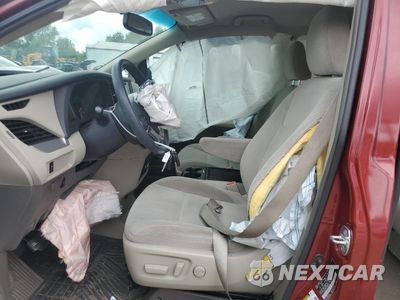 Zdjęcie 7 z 14 samochodu: 2015 TOYOTA SIENNA LE VIN:5TDKK3DCXFS656222 - miniatura