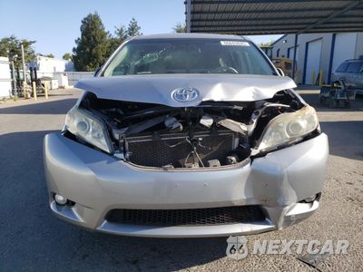 Piąte zdjęcie samochodu w środku: 2012 TOYOTA SIENNA XLE VIN:5TDYK3DC9CS245481 - miniatura
