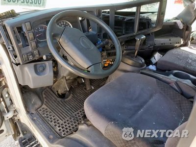Zdjęcie 8 z 14 samochodu: 2011 ISUZU NPR VIN:JALC4W161B7000993 - miniatura