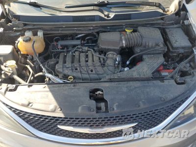 Zdjęcie 12 z 17 samochodu: 2018 CHRYSLER PACIFICA LX VIN:2C4RC1CG3JR292568 - miniatura