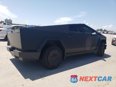 Trzecie zdjęcie samochodu z tyłu: 2024 TESLA CYBERTRUCK VIN:7G2CEHED9RA008292 - miniatura