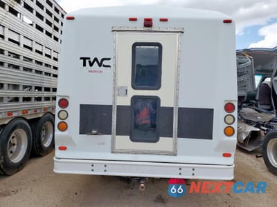 Zdjęcie 6 z 13 samochodu: 1998 FORD ECONOLINE E450 SUPER DUTY CUTAWAY VAN RV VIN:1FDXE40S8WHB77815 - miniatura