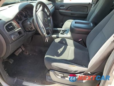 Zdjęcie 7 z 13 samochodu: 2007 CHEVROLET SUBURBAN C1500 VIN:3GNFC16JX7G132980 - miniatura