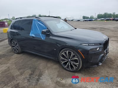 Czwarte zdjęcie samochodu z boku: 2023 BMW X7 M60I VIN:5UX33EM09P9S01265 - miniatura