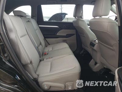 Zdjęcie 11 z 15 samochodu: 2015 TOYOTA HIGHLANDER LE VIN:5TDBKRFH2FS200016 - miniatura