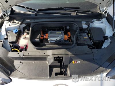 Zdjęcie 12 z 13 samochodu: 2023 HYUNDAI IONIQ 6 SEL VIN:KMHM34AC5PA040888 - miniatura