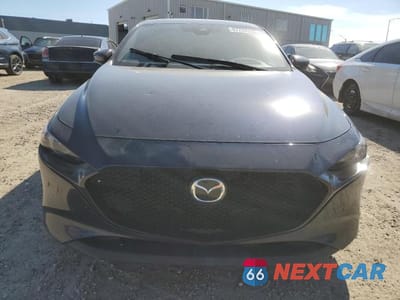 Piąte zdjęcie samochodu w środku: 2019 MAZDA 3 PREFERRED VIN:JM1BPAMM0K1135063 - miniatura