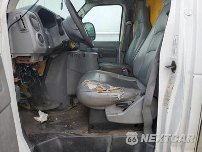 Zdjęcie 7 z 12 samochodu: 2012 FORD ECONOLINE E350 SUPER DUTY CUTAWAY VAN VIN:1FDWE3FS4CDA65173 - miniatura