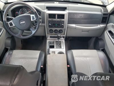 Zdjęcie 8 z 13 samochodu: 2008 JEEP LIBERTY LIMITED VIN:1J8GN58K58W159858 - miniatura