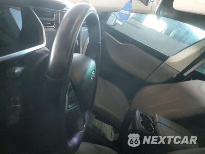 Zdjęcie 9 z 13 samochodu: 2013 TESLA MODEL S VIN:5YJSA1CG3DFP03930 - miniatura