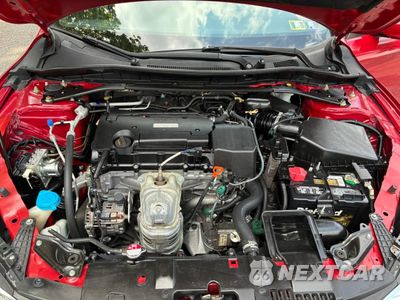 Zdjęcie 7 z 10 samochodu: 2017 HONDA ACCORD SPORT VIN:1HGCR2F59HA224960 - miniatura