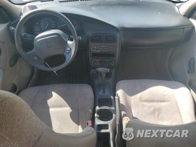 Zdjęcie 8 z 12 samochodu: 2000 SATURN SL1 VIN:1G8ZH5283YZ256537 - miniatura