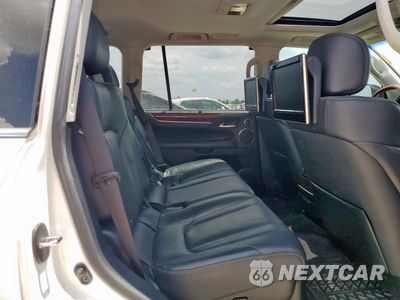 Zdjęcie 11 z 14 samochodu: 2017 LEXUS LX 570 VIN:JTJHY7AX7H4231401 - miniatura