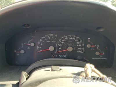 Zdjęcie 9 z 13 samochodu: 2004 FORD EXPEDITION XLT VIN:1FMFU16L74LB68479 - miniatura