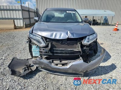 Piąte zdjęcie samochodu w środku: 2016 NISSAN ROGUE S VIN:KNMAT2MT8GP676905 - miniatura