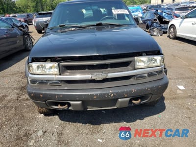 Piąte zdjęcie samochodu w środku: 2003 CHEVROLET BLAZER VIN:1GNCT18XX3K171656 - miniatura