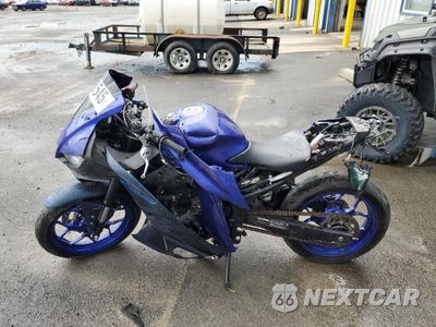 Trzecie zdjęcie samochodu z tyłu: 2023 YAMAHA YZFR3 A VIN:MH3RH18Y9PK012907 - miniatura